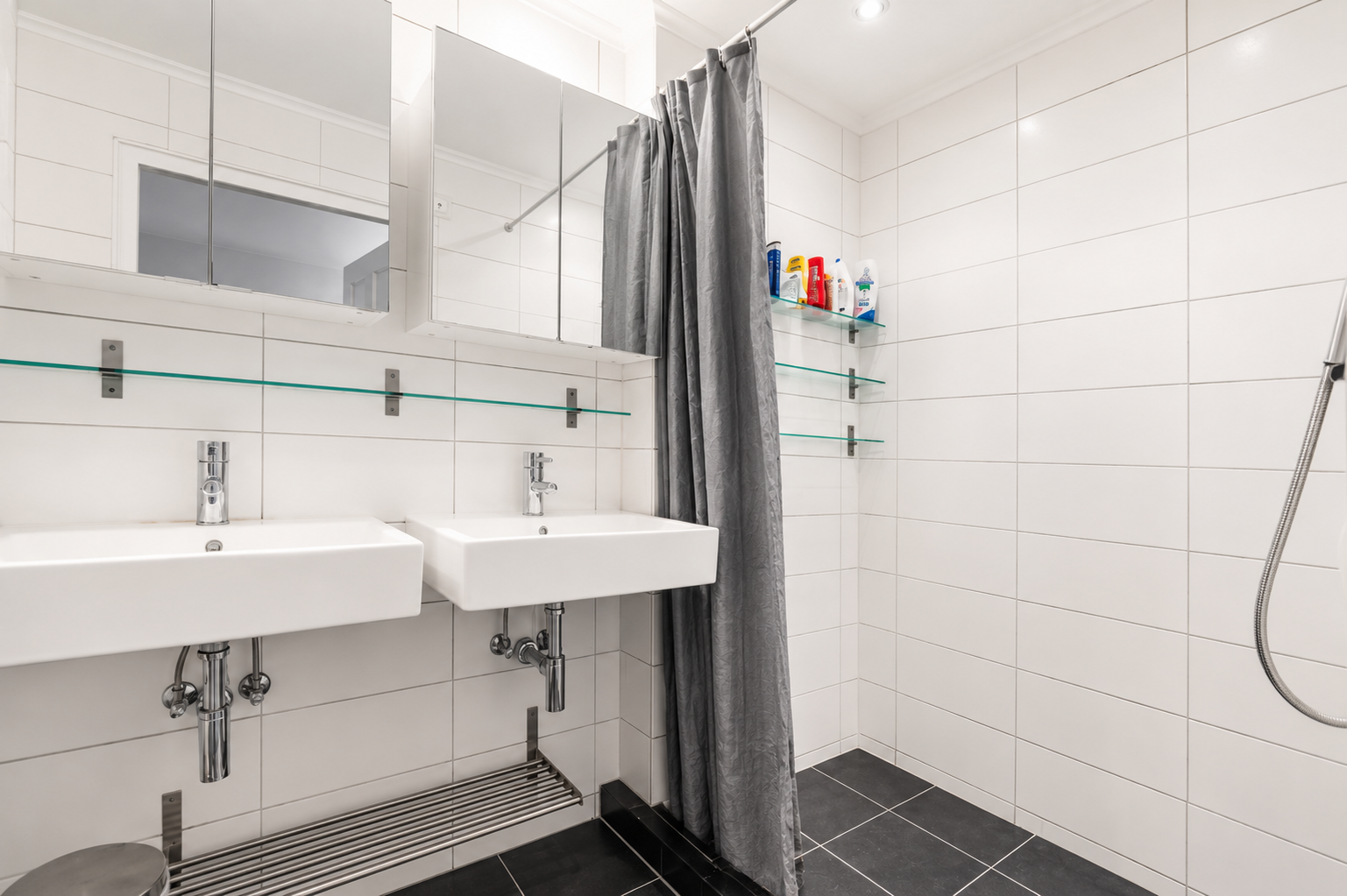 Shared apartment space 3