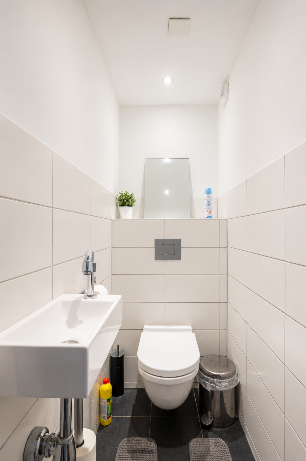 Shared apartment space 4